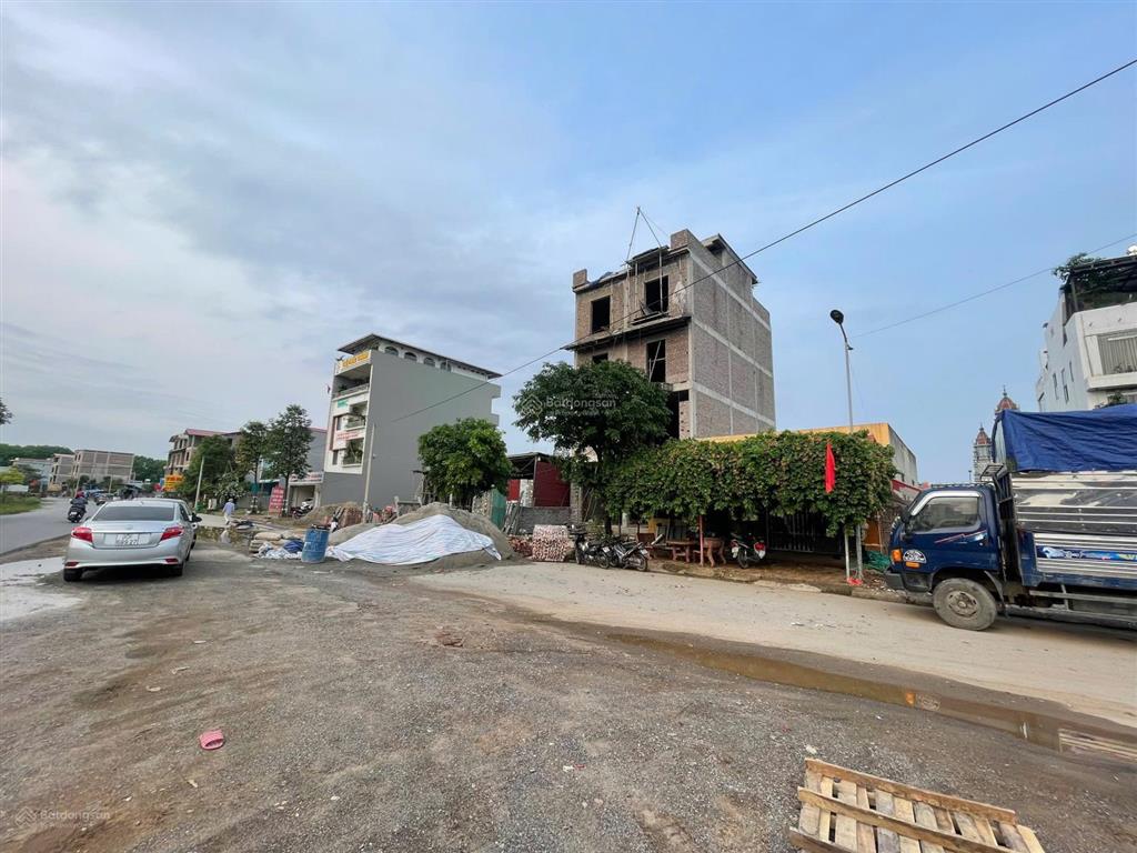 Nhỉnh 1x tỷ lô nền 160m2 mặt đường ql 35, trục kinh doanh, đã có nhà 4t tại kđt chi đông