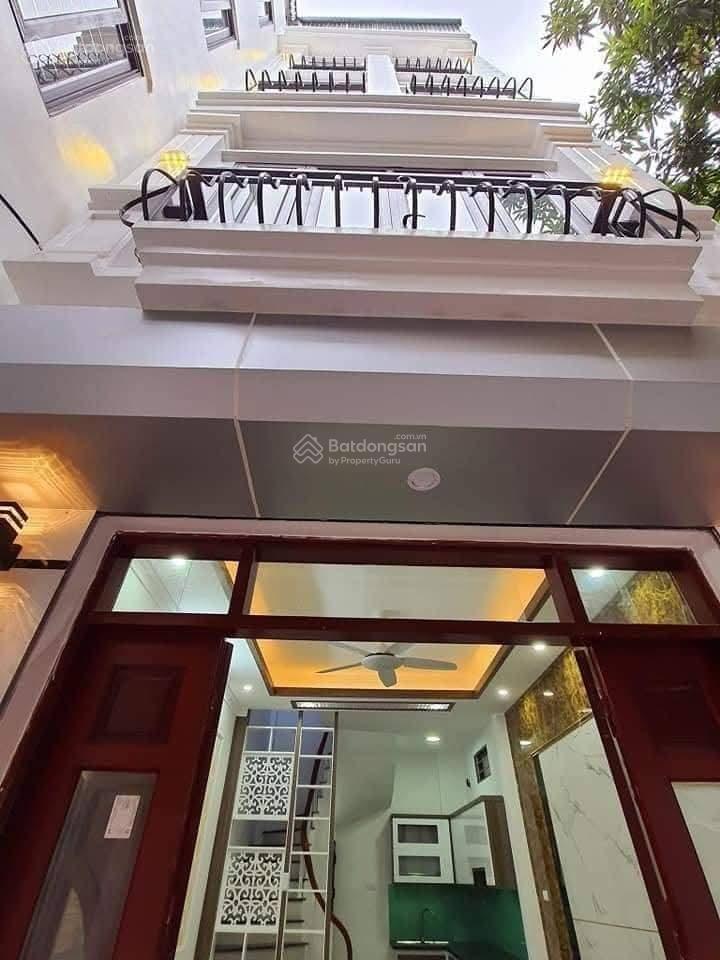 Cho thuê nhà nguyên căn lạc long quân, gần hồ tây, dt 45m2, 5 tầng, ô tô đỗ cửa,  0793 441 ***