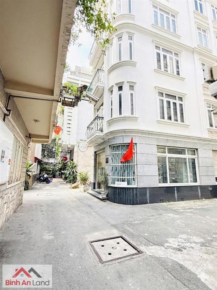 Khách sạn trung tâm chợ bến thành, sát metro, dòng tiền 200tr/tháng, 6 tầng, 10 phòngvip, giá 36 tỷ