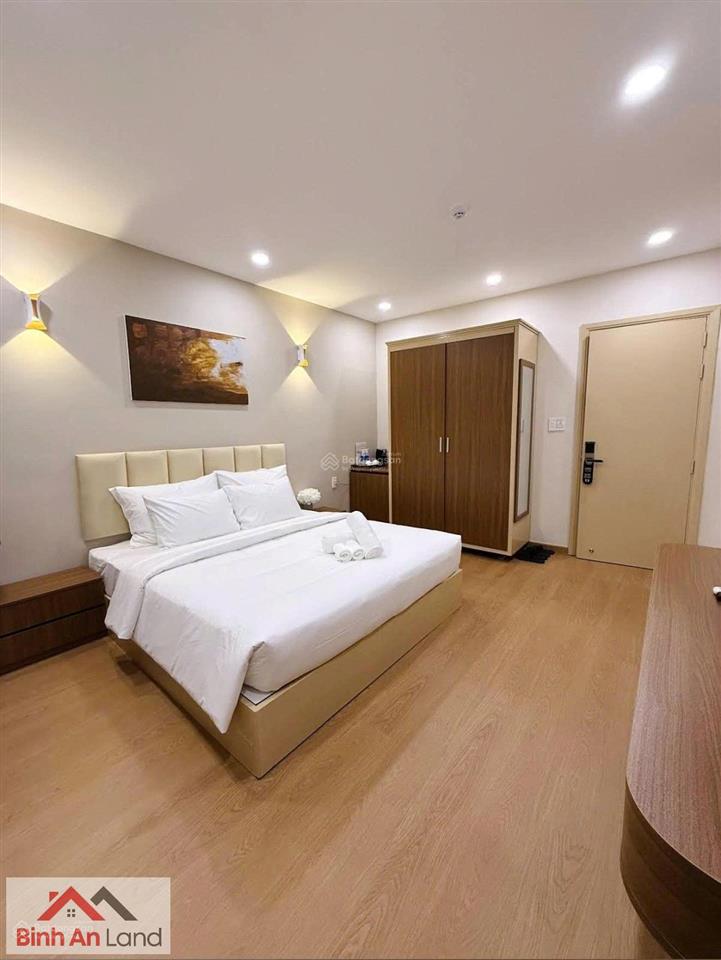 Khách sạn trung tâm chợ bến thành, sát metro, dòng tiền 200tr/tháng, 6 tầng, 10 phòngvip, giá 36 tỷ