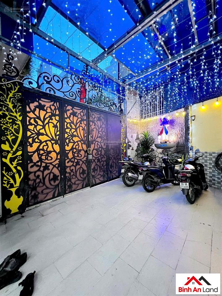 Sống ngay cửa ngõ sân bay, diện tích lớn, có gara ô tô, không phải căn nào ở gò vấp cũng có được.