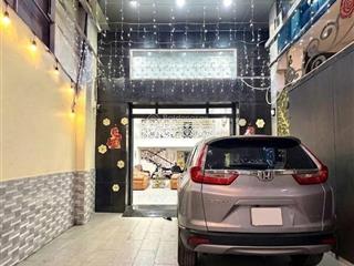 Sống ngay cửa ngõ sân bay, diện tích lớn, có gara ô tô, không phải căn nào ở gò vấp cũng có được.