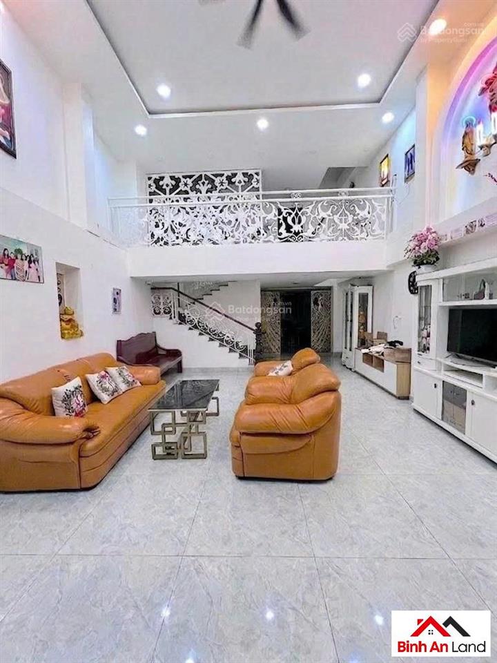 Sống ngay cửa ngõ sân bay, diện tích lớn, có gara ô tô, không phải căn nào ở gò vấp cũng có được.