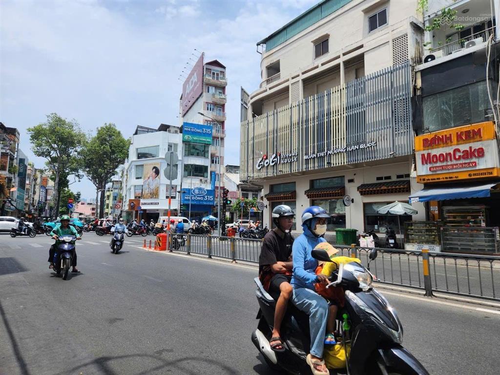 Căn nhà cực hiếm tại q1  2 mặt tiền trên 2 con đường nổi tiếng bậc nhất hoàng sa / trần quang khải