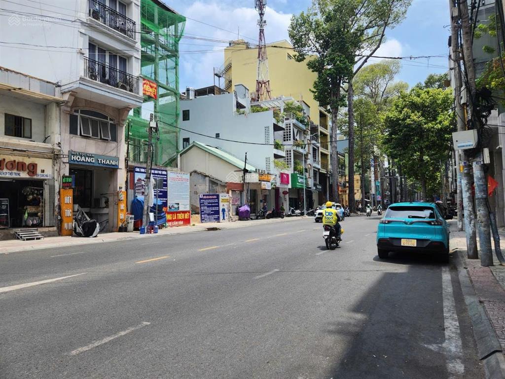 Căn nhà cực hiếm tại q1  2 mặt tiền trên 2 con đường nổi tiếng bậc nhất hoàng sa / trần quang khải