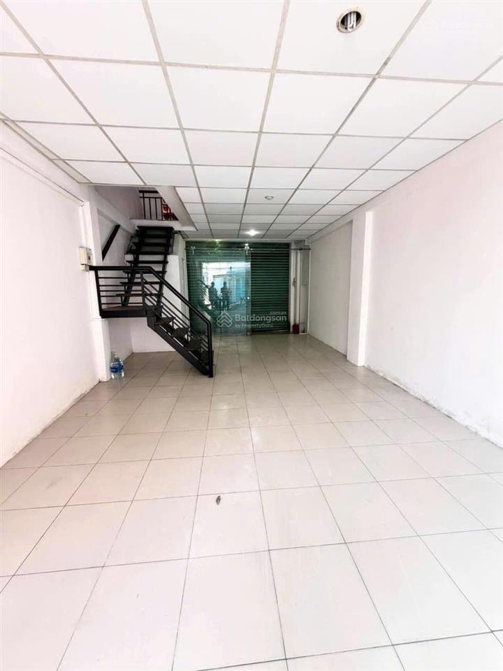 Thật khó tin, giá nhỉnh 4 tỷ cho căn nhà 2 mặt tiền đang kinh doanh sầm uất, ngay tại quận tân bình
