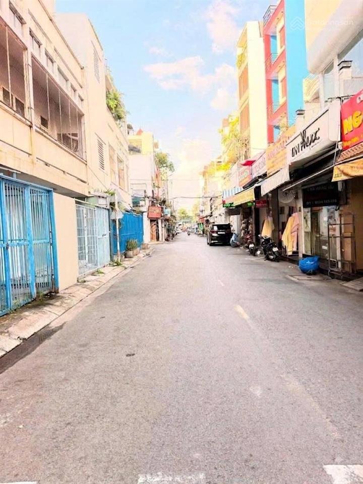 Thật khó tin, giá nhỉnh 4 tỷ cho căn nhà 2 mặt tiền đang kinh doanh sầm uất, ngay tại quận tân bình