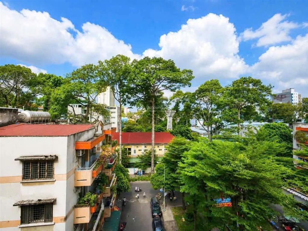 Căn hộ hiếm 78 m2, ngay trung tâm quận 5, vừa ở sướng vừa tiện di chuyển, view công viên, nhỉnh 3t