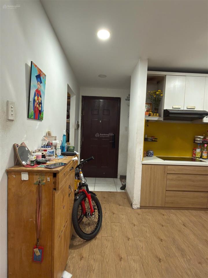 Bán cc 2pn, 1wc, 55m2 tại cao ốc phố đông  hoa sen, 2,6 tỷ, q9, hcm