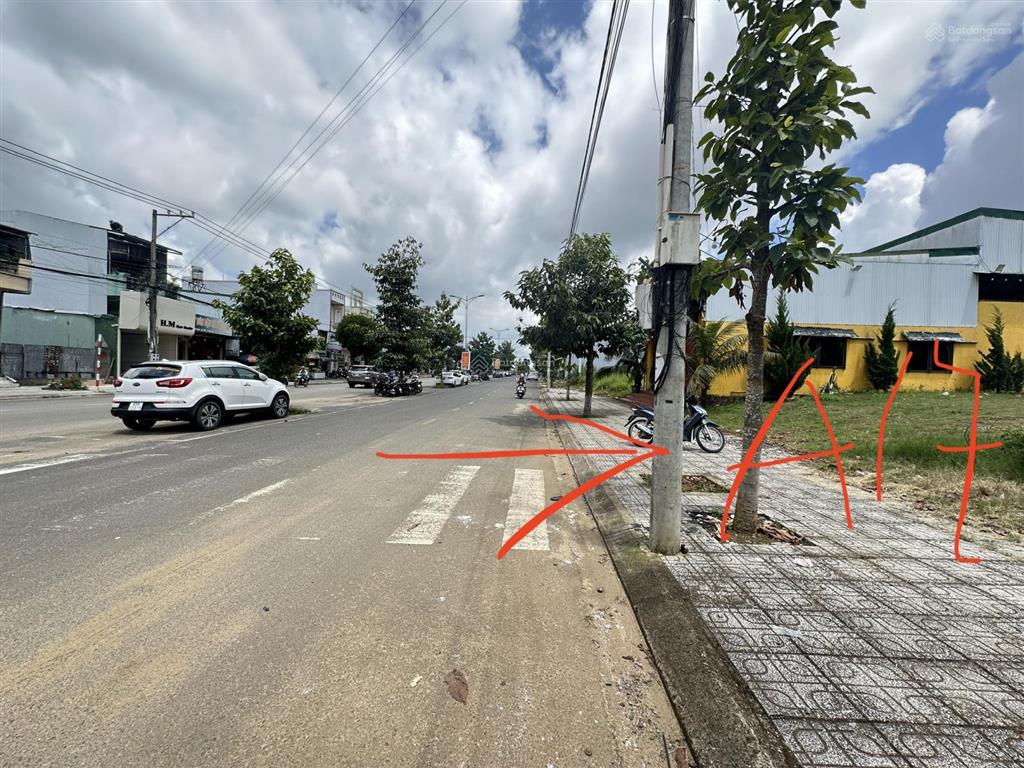 Bán đất a17 mặt tiền hà giang 100 triệu / m2, 84 m2 tại bảo lộc, lâm đồng