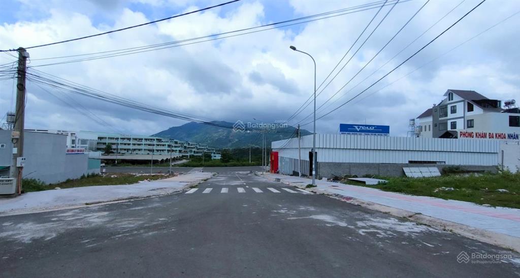 Bán đất tại qh 01 bệnh viện mới bảo lộc, 7x33 = 234m2 full thổ cư