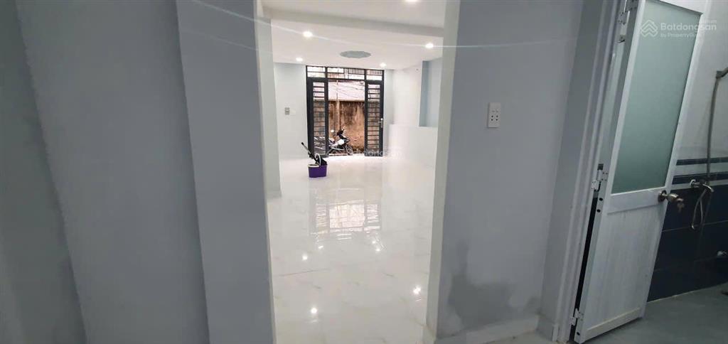 Nhà 3 mặt tiền đường lê thị bạch cát, quận 11, dt 60m2, nhà mới, sổ hồng 2026