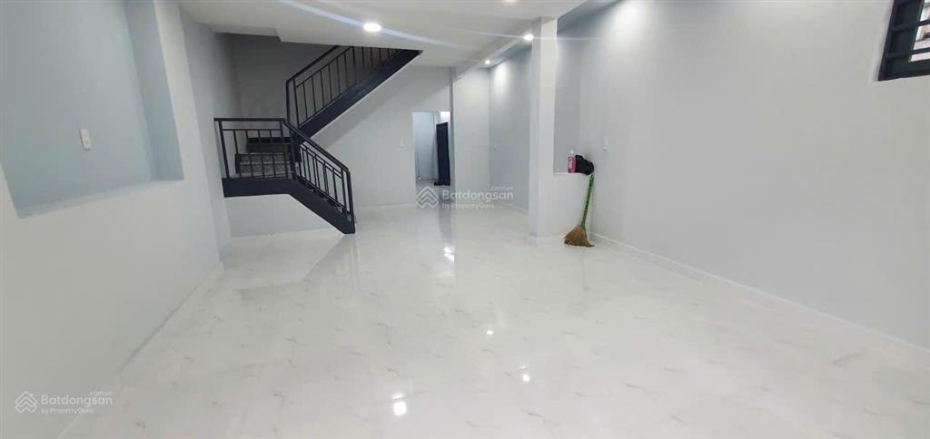 Nhà 3 mặt tiền đường lê thị bạch cát, quận 11, dt 60m2, nhà mới, sổ hồng 2026