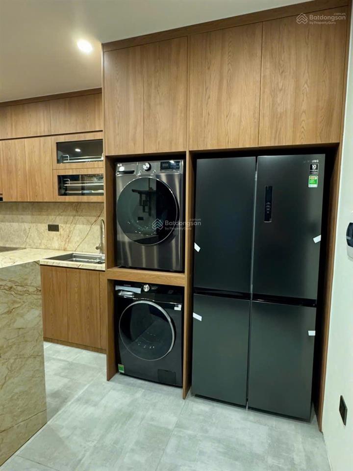 Bán nhà nguyễn khánh toàn6tầng thang máynội thất hiện đại sang trọng mặt tiền quyền lực