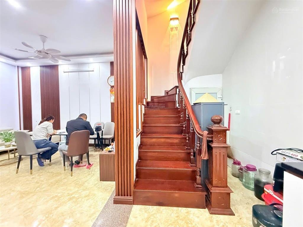8 tỷ nhỉnh  bán gấp nhà mỹ đình phú mỹ  dt 40m  mt 5m  ô tô 5 tạ đỗ cổng  tiện ích xung quanh