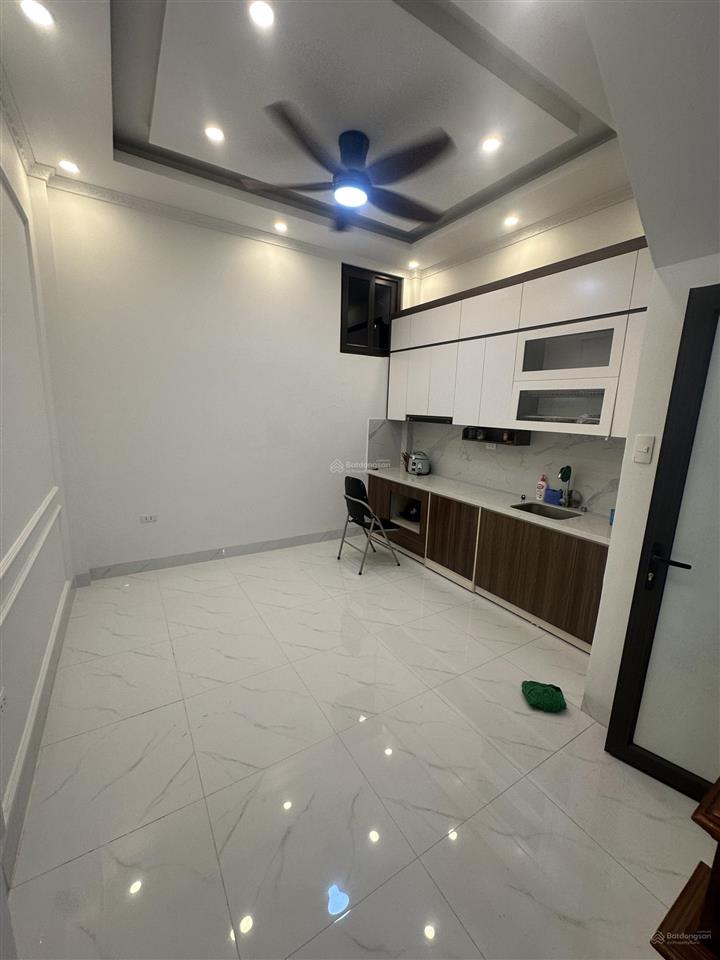 12 tỷ nhỉnh bán nhà ngõ 68 cầu giấy  diện tích 45m  mặt tiền 4,5m  trước nhà 3m nhà lô góc sáng