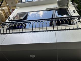12 tỷ nhỉnh bán nhà ngõ 68 cầu giấy  diện tích 45m  mặt tiền 4,5m  trước nhà 3m nhà lô góc sáng
