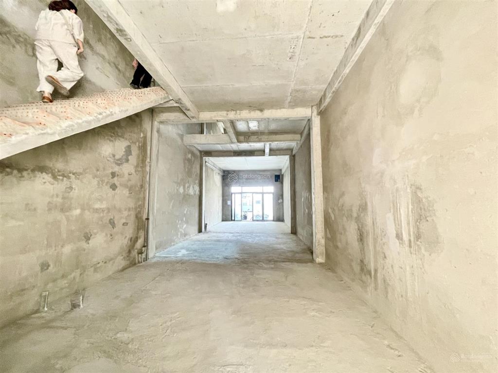 Bán nhà thô cityland mái riêng có thang máy