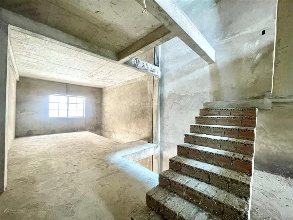 Bán nhà thô cityland mái riêng có thang máy