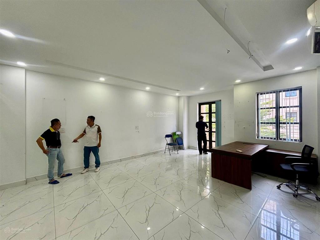 Văn phòng 100m2 cityland giá chỉ 11tr