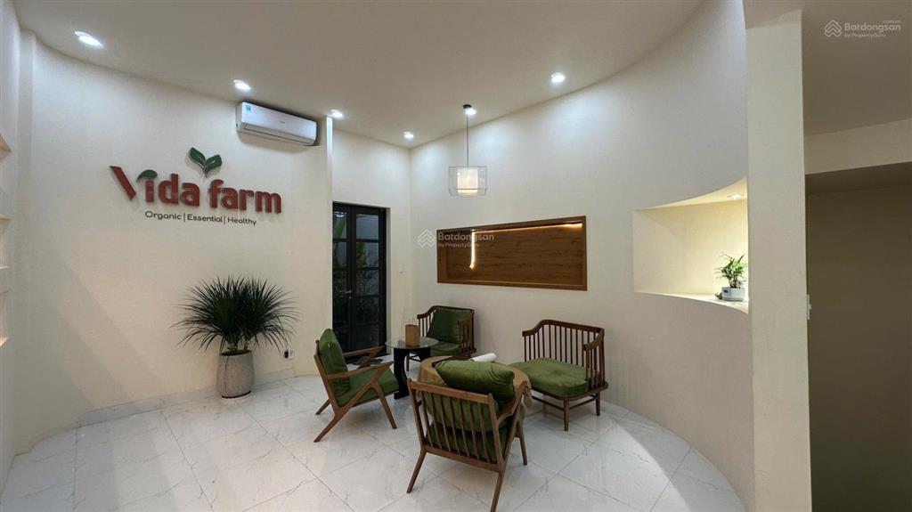 Bán nhà phố có thang máy giá 24tỷ