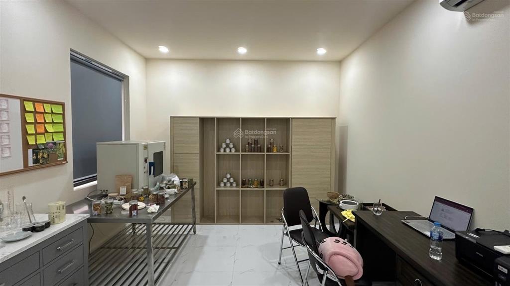 Bán nhà phố có thang máy giá 24tỷ