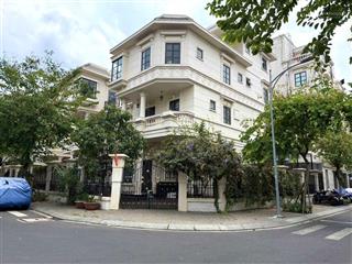 Cho thuê nhà phố có thang máy sắp hoàn thiện