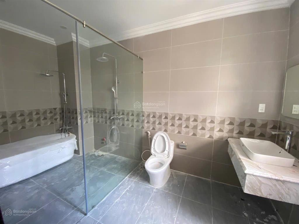 Nhà phố căn góc cityland 140m2 có hầm