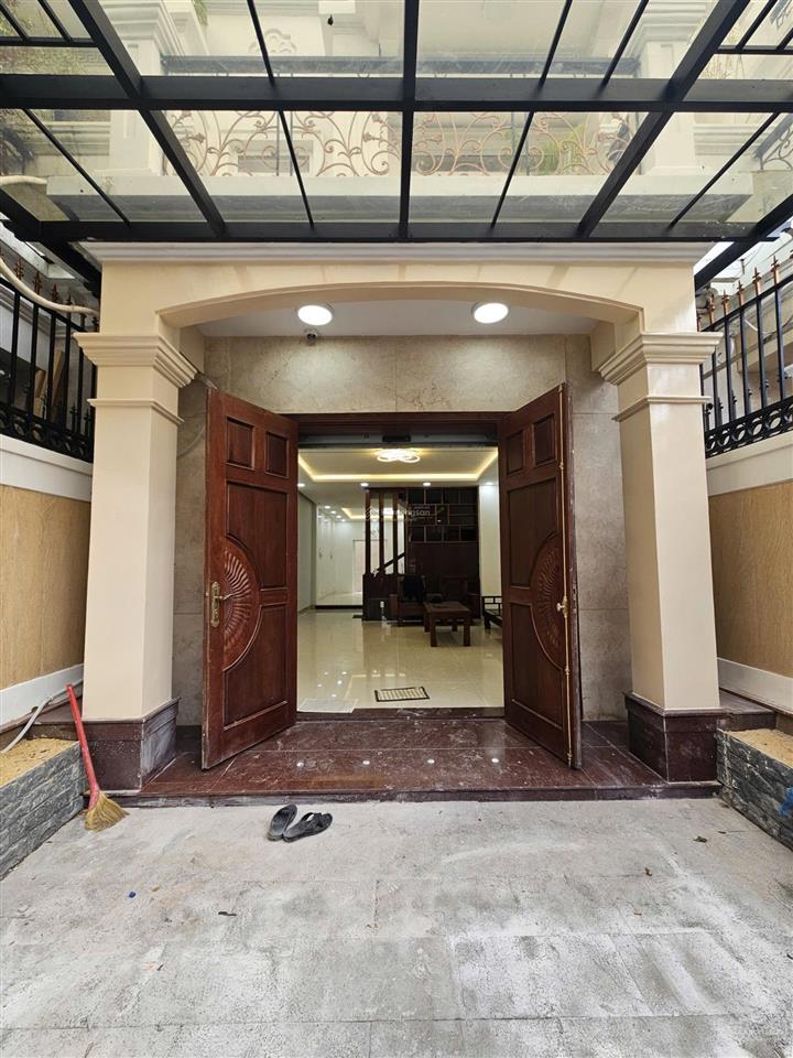Cho thuê nhà phố cityland giá đúng 38tr