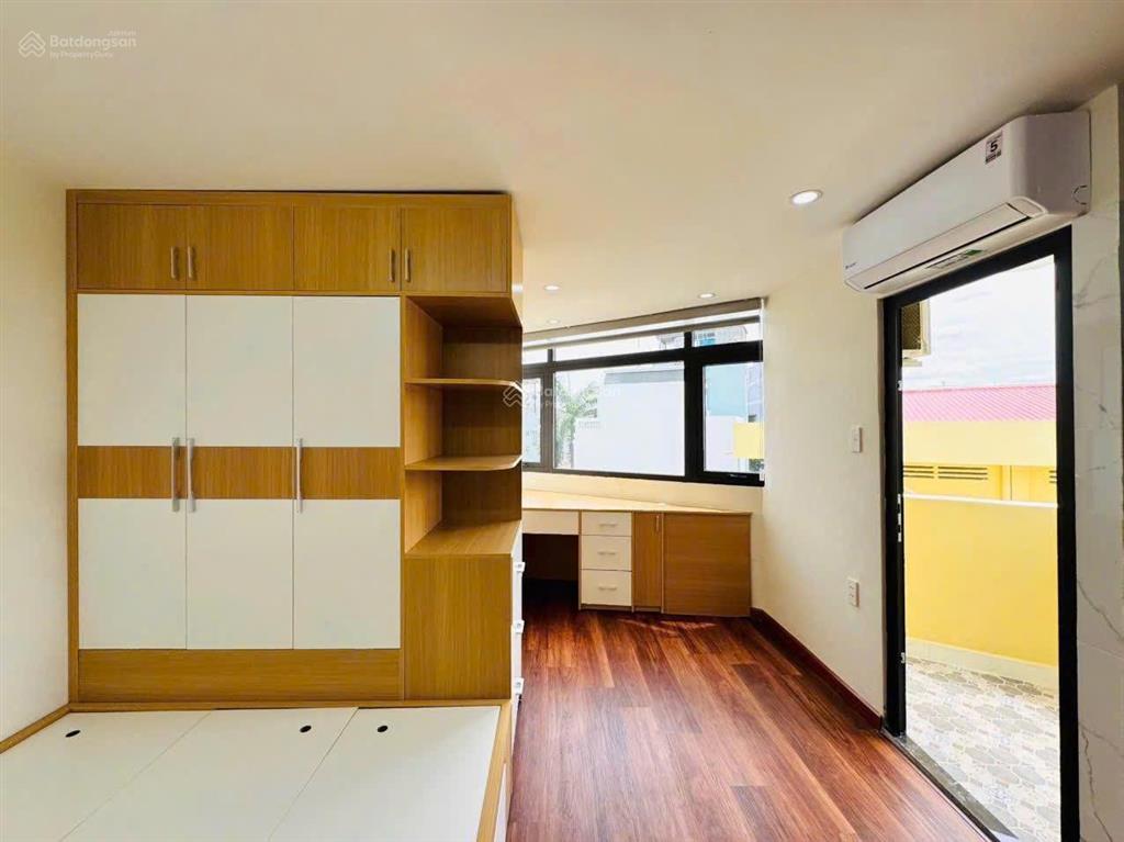 Cho thuê chdv full nội thất đẹp, có ban công rộng 5tr5