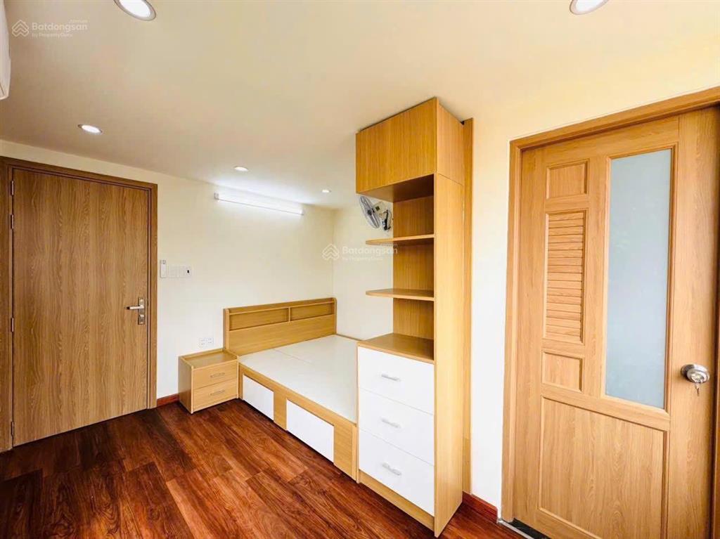 Cho thuê chdv full nội thất đẹp, có ban công rộng 5tr5