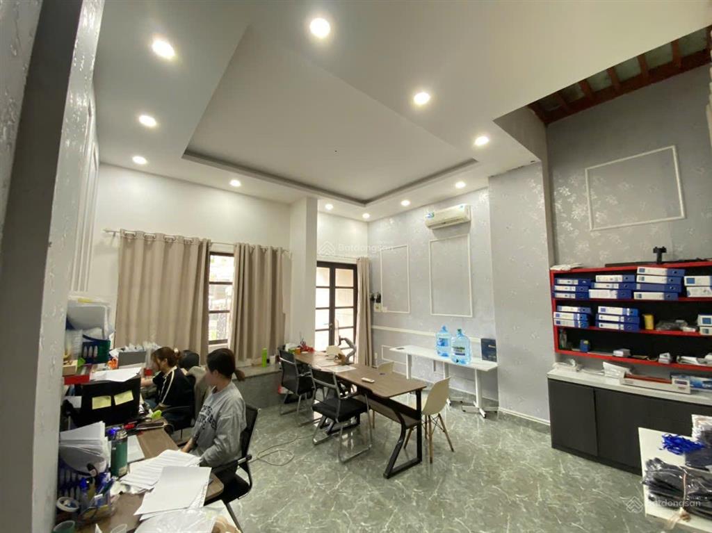 Cho thuê vp cityland 35m2 có nội thất, có hầm để xe 6tr