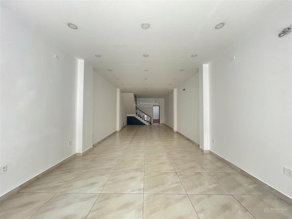 Cho thuê nguyên căn cityland có thang máy, có hầm 45tr/th