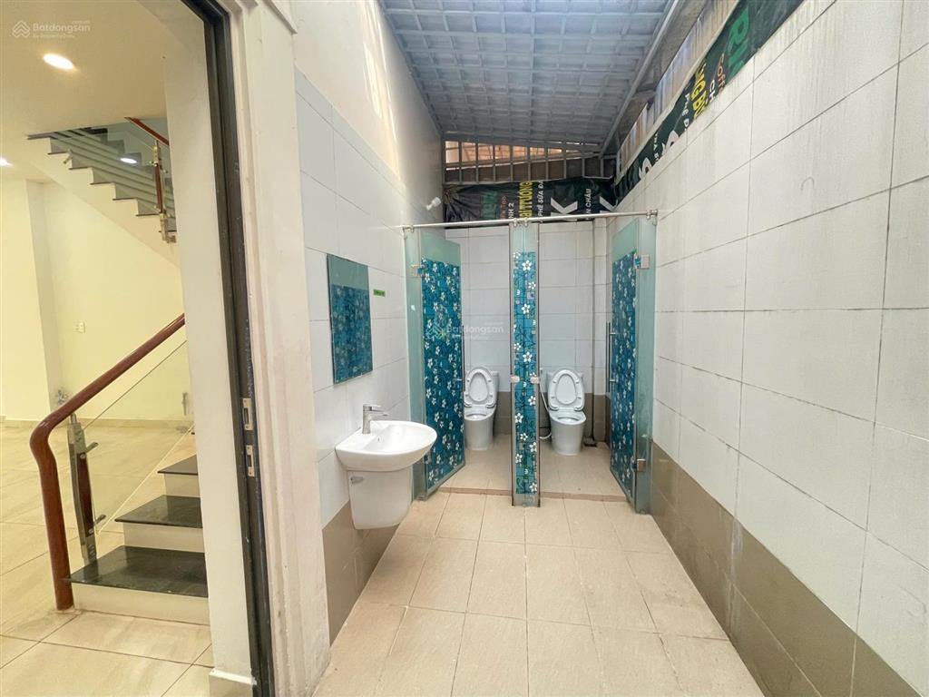 Cho thuê nguyên căn cityland có thang máy, có hầm 45tr/th
