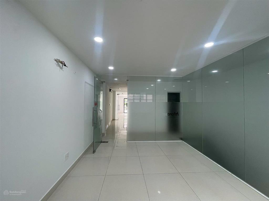 Cho thuê nguyên căn cityland có thang máy, có hầm 45tr/th
