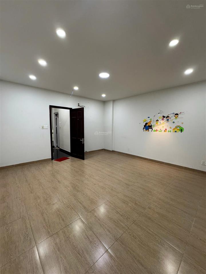 Cho thuê nhà có hầm cityland center, phường 7 cũ giá 35tr tl