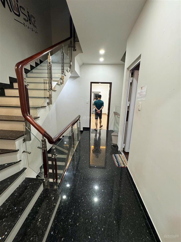 Cho thuê nhà có hầm cityland center, phường 7 cũ giá 35tr tl