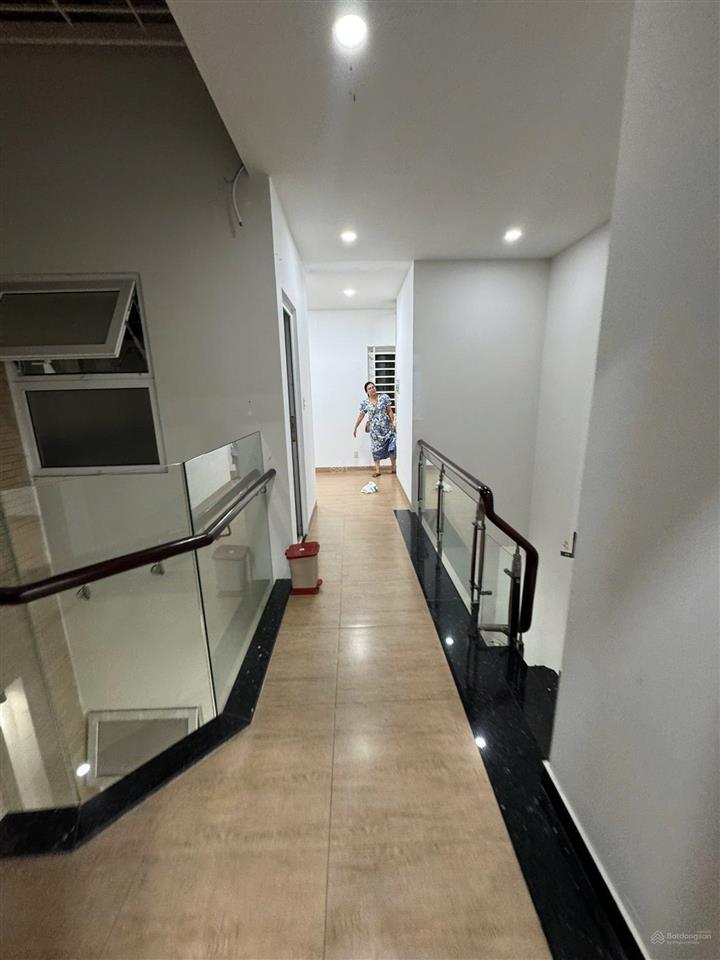 Cho thuê nhà có hầm cityland center, phường 7 cũ giá 35tr tl