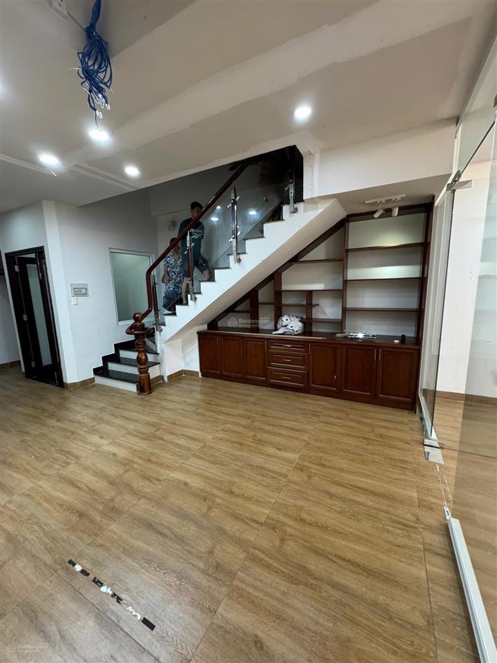 Cho thuê nhà có hầm cityland center, phường 7 cũ giá 35tr tl