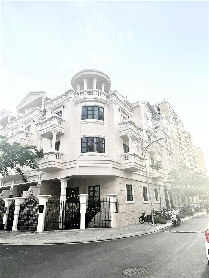 Căn góc cityland 140m2 đẹp có thang máy 50tr có hầm full máy lạnh âm trần