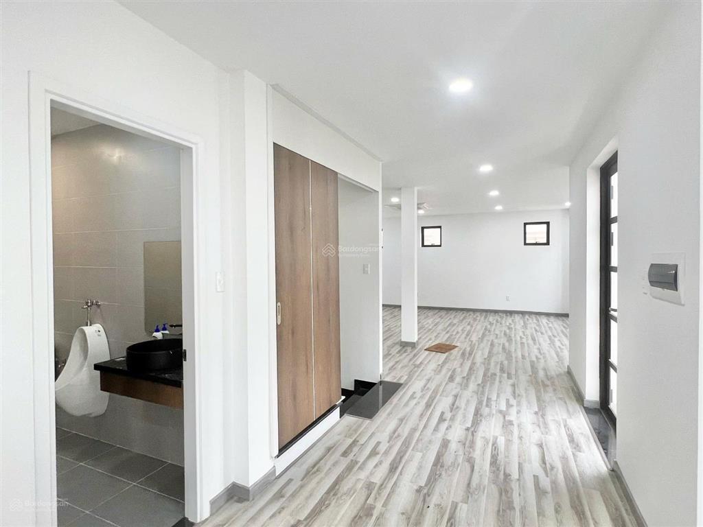 Căn góc cityland 140m2 đẹp có thang máy 50tr có hầm full máy lạnh âm trần