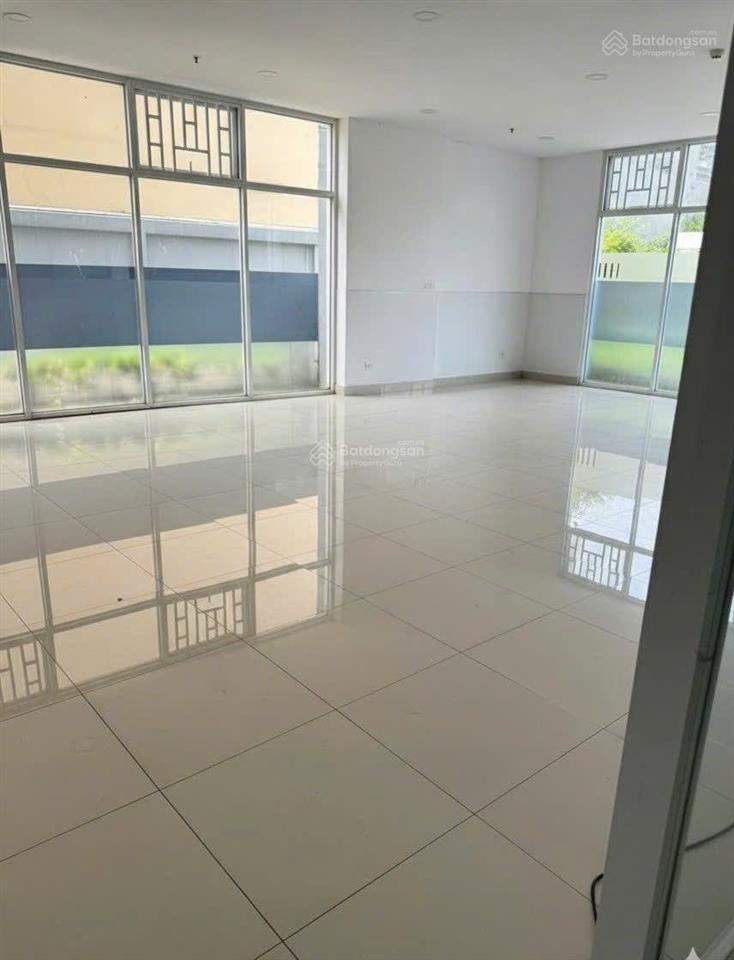 Bán gấp căn shophouse khối đế chung cư carillon 5