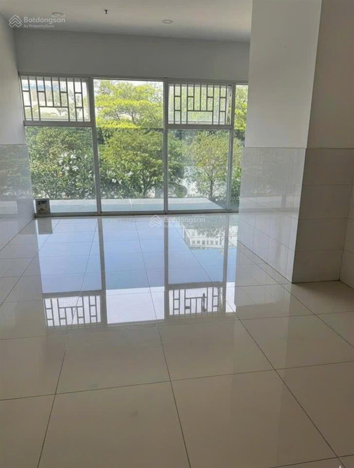 Bán gấp căn shophouse khối đế chung cư carillon 5