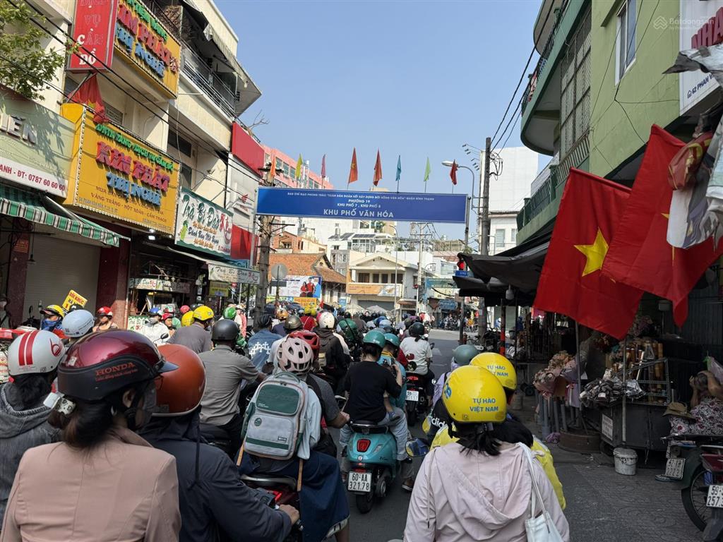 Chính chủ bán nhà mặt tiền phan văn hân, khu chợ thị nghè nơi buôn bán sầm uất, dân cư lâu năm.