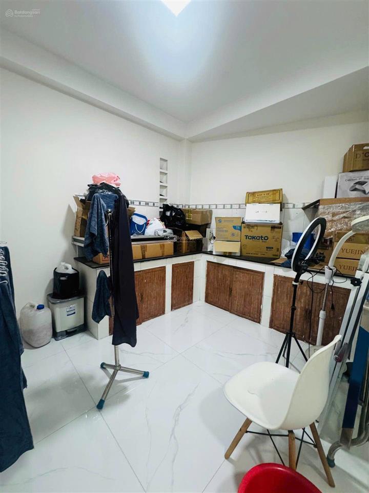 Nhà mặt tiền tân sơn nhì kinh doanh siêu đỉnh giảm giá cực sốc chỉ còn 8,5 tỷ dt 30m2