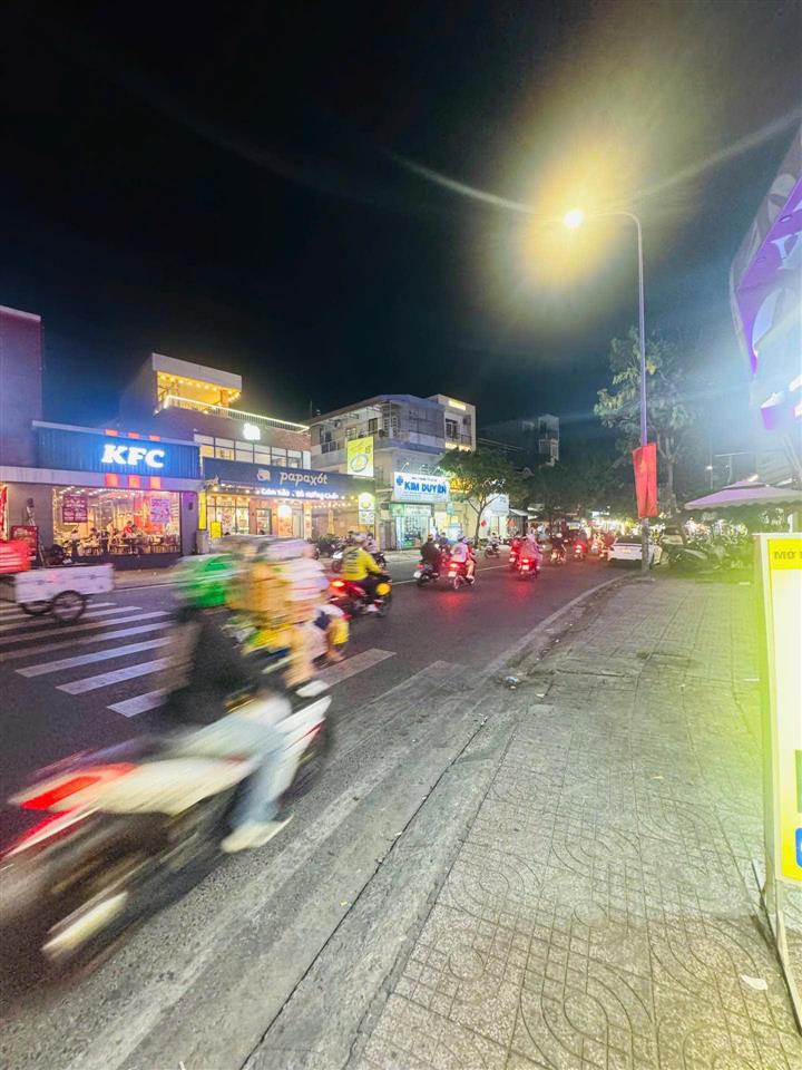 Nhà mặt tiền tân sơn nhì kinh doanh siêu đỉnh giảm giá cực sốc chỉ còn 8,5 tỷ dt 30m2