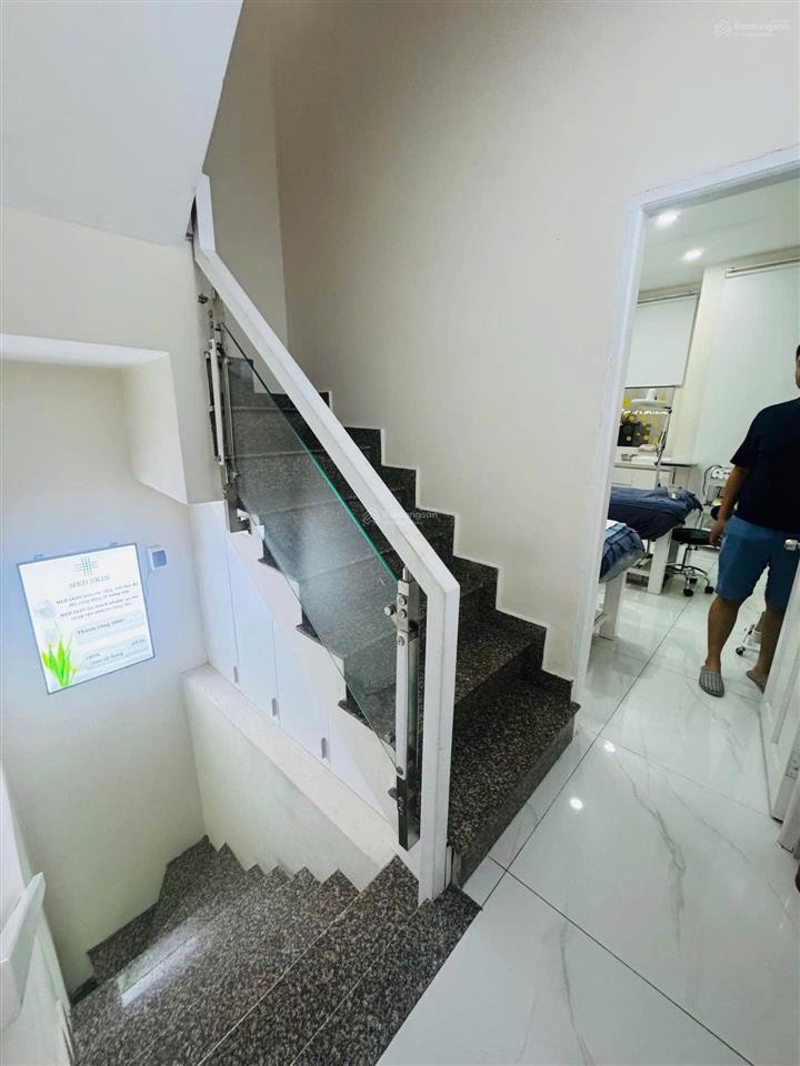 Nhà mặt tiền tân sơn nhì kinh doanh siêu đỉnh giảm giá cực sốc chỉ còn 8,5 tỷ dt 30m2
