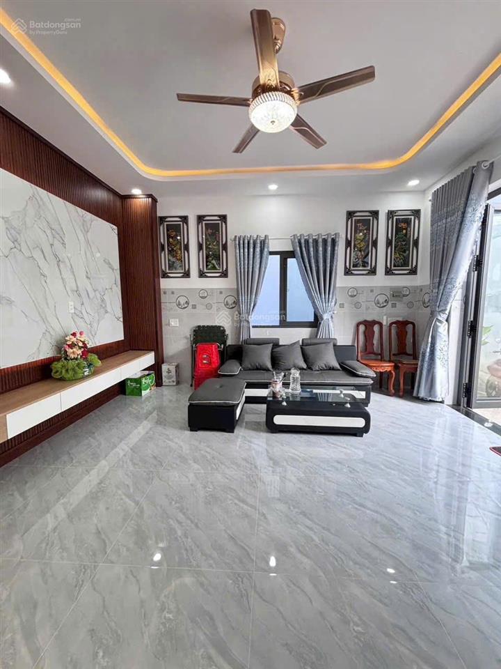 Bán nhanh căn nhà 67m2 trung mỹ tây, tphcm nhà nở hậu hạ giá chỉ còn 4,368 tỷ