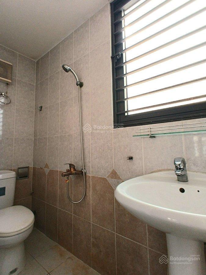 Bán nhà hẻm ô tô thông võ văn kiệt  trần hưng đạo, quận 1  3 tầng btct, 3pn, 3wc, giá 8,4 tỷ