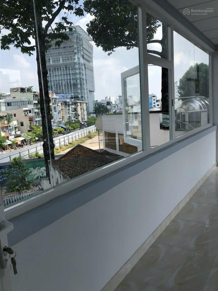 Nhà căn góc trần phú, quận 5  ngang 5,1m hiếm, sát mặt tiền, 7pn, dòng tiền 400tr/năm, giá 9,29 tỷ